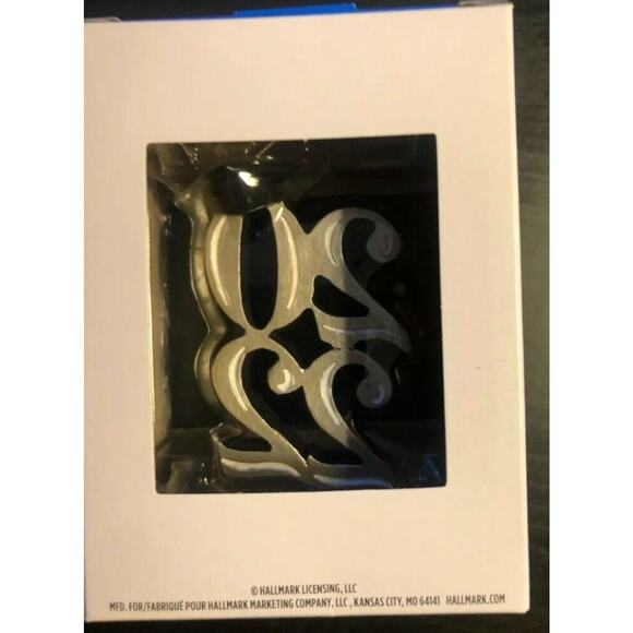 Hallmark Graduation Ornament ~ Class Of 2022 - Decorative Displayable Silver‎ - Picture 3 of 3